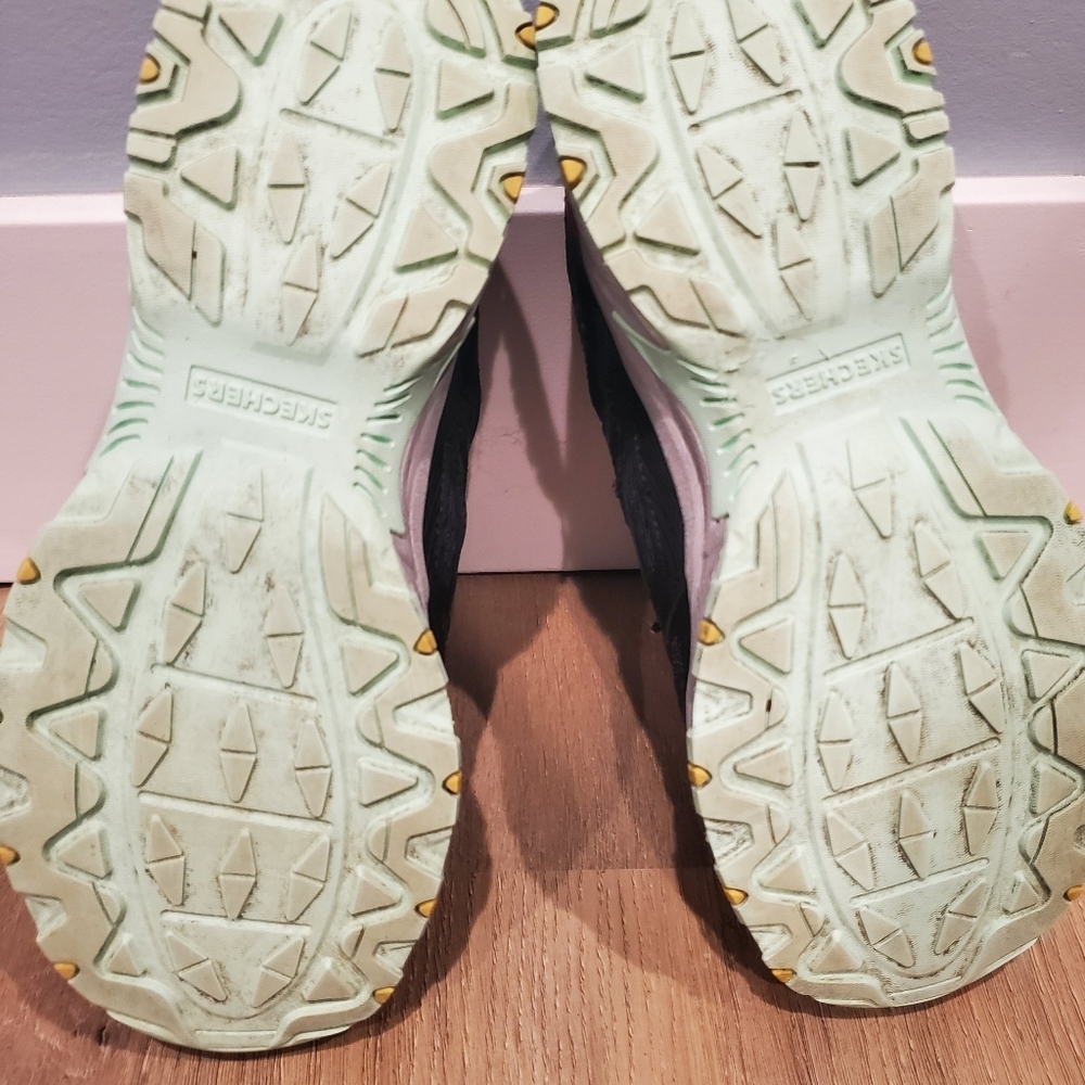 Skechers Hillcrest - Trail running shoe. Size 6.5 - Picture 4 of 5